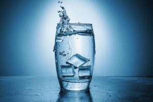 Drink Water to Prevent Dark Circles - Fashion Fiasca.